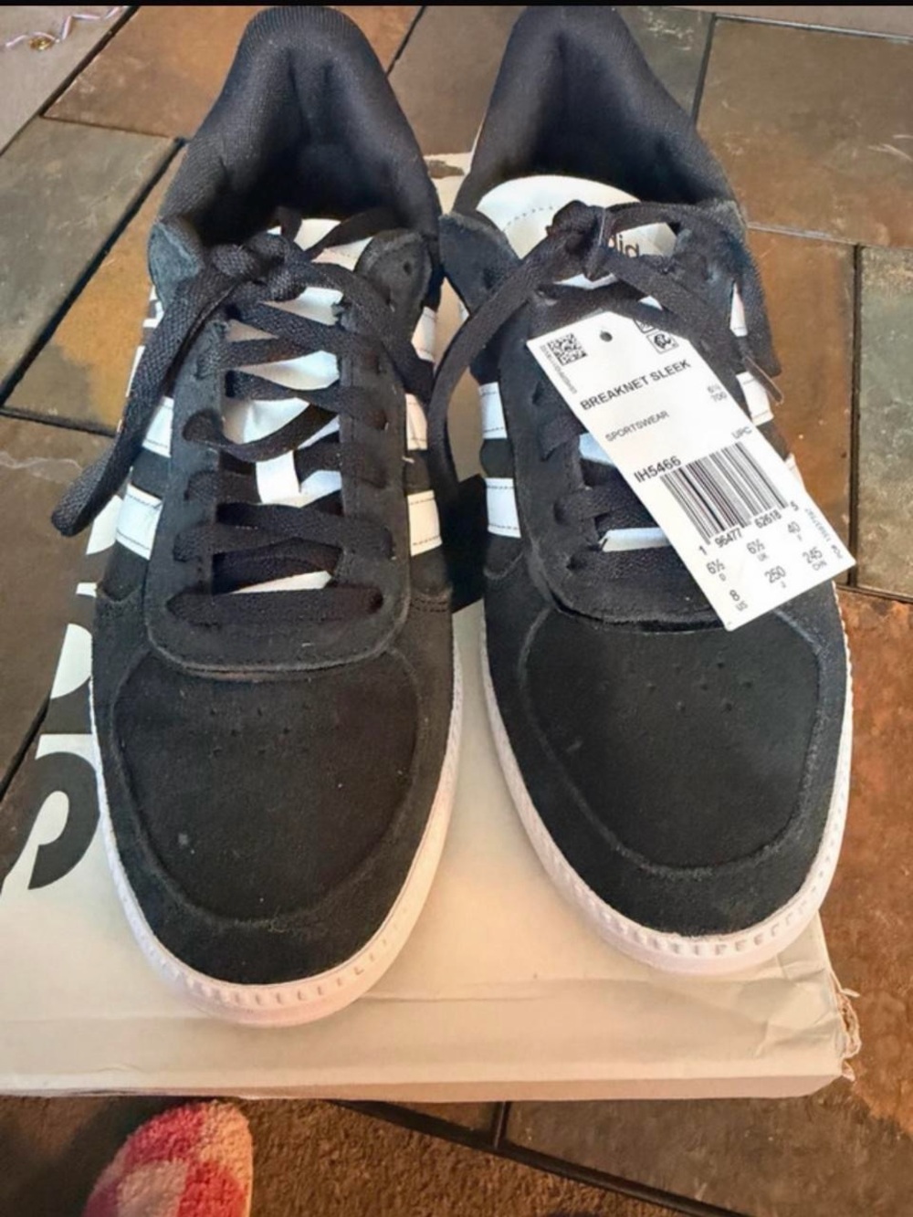Women’s 8 Adidas Sneakers- Brand New